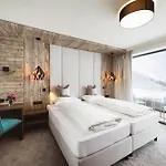 Mooshaus Winterresort 4*